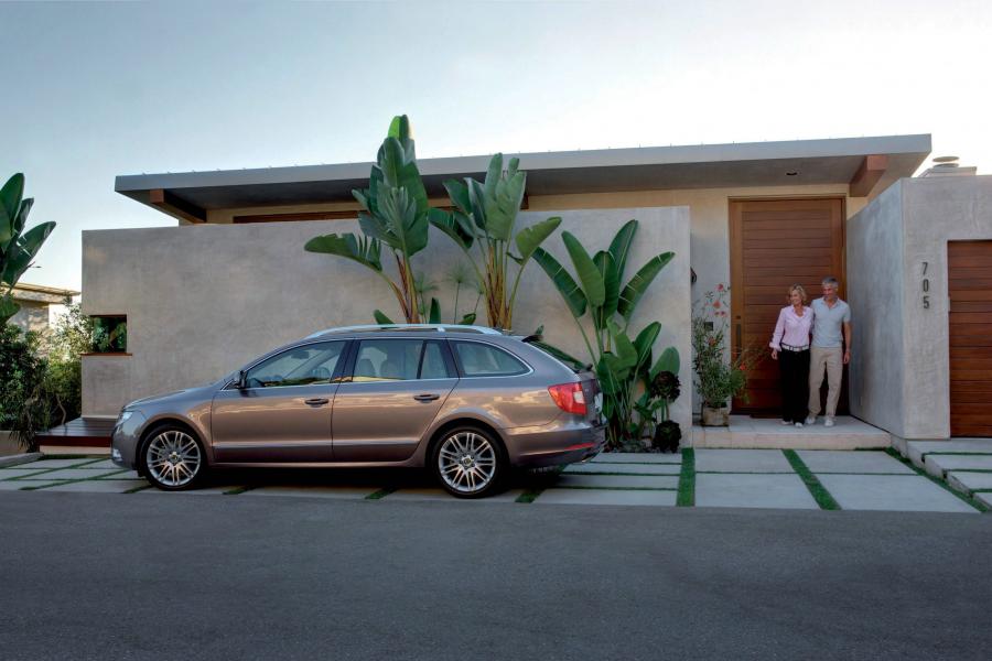  Skoda Superb Combi 2009 года  (фото 61 из 74)
